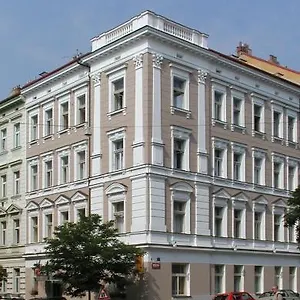 Máchova 3*, Praha Česká republika